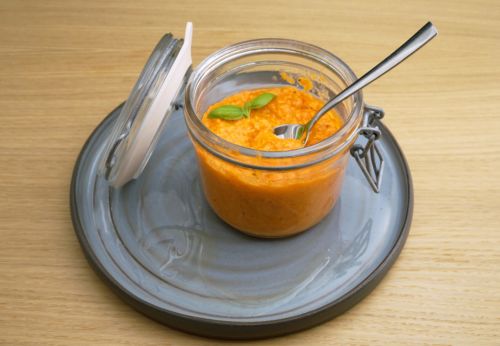 Karotten[-]pesto mit Macadamia[-]nussöl