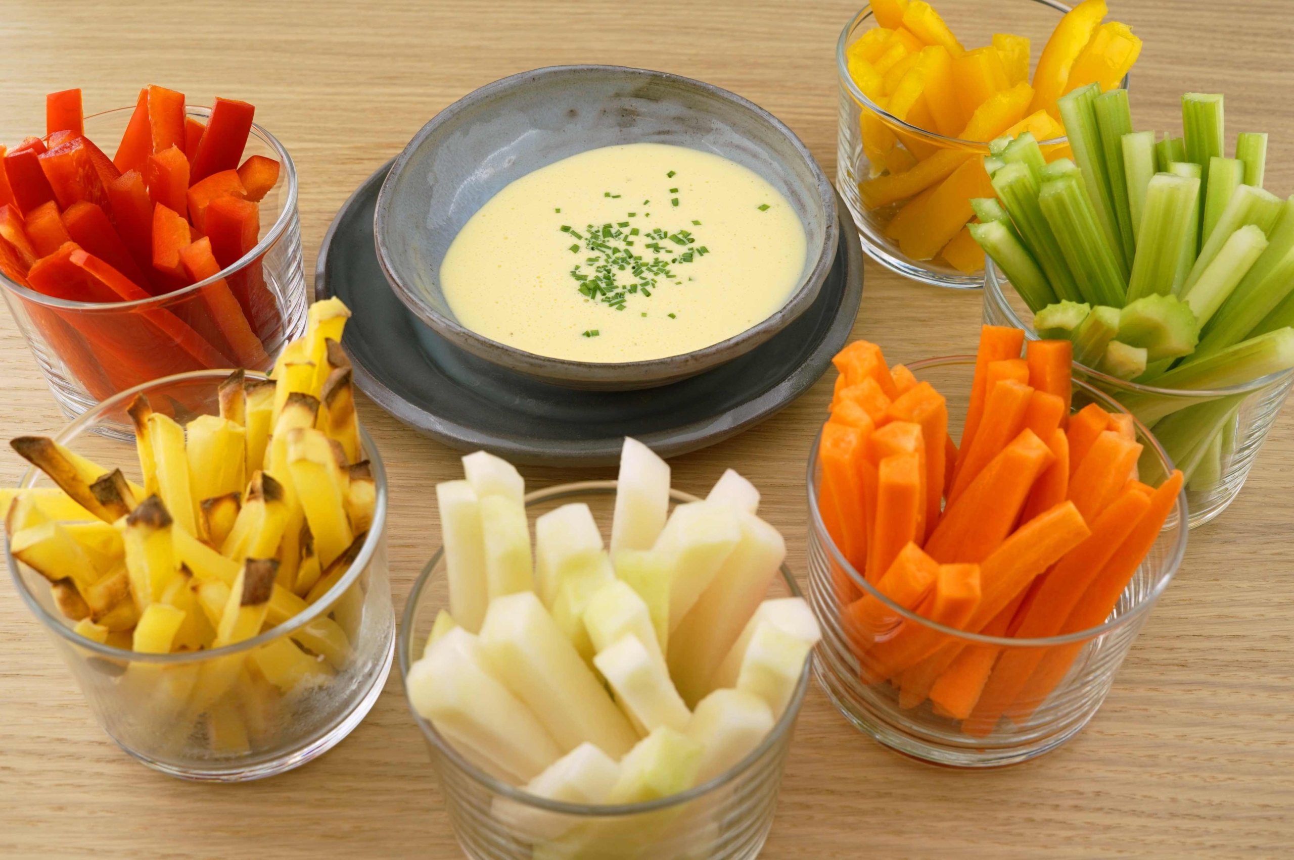 Gemüse­sticks mit Mayonnaise