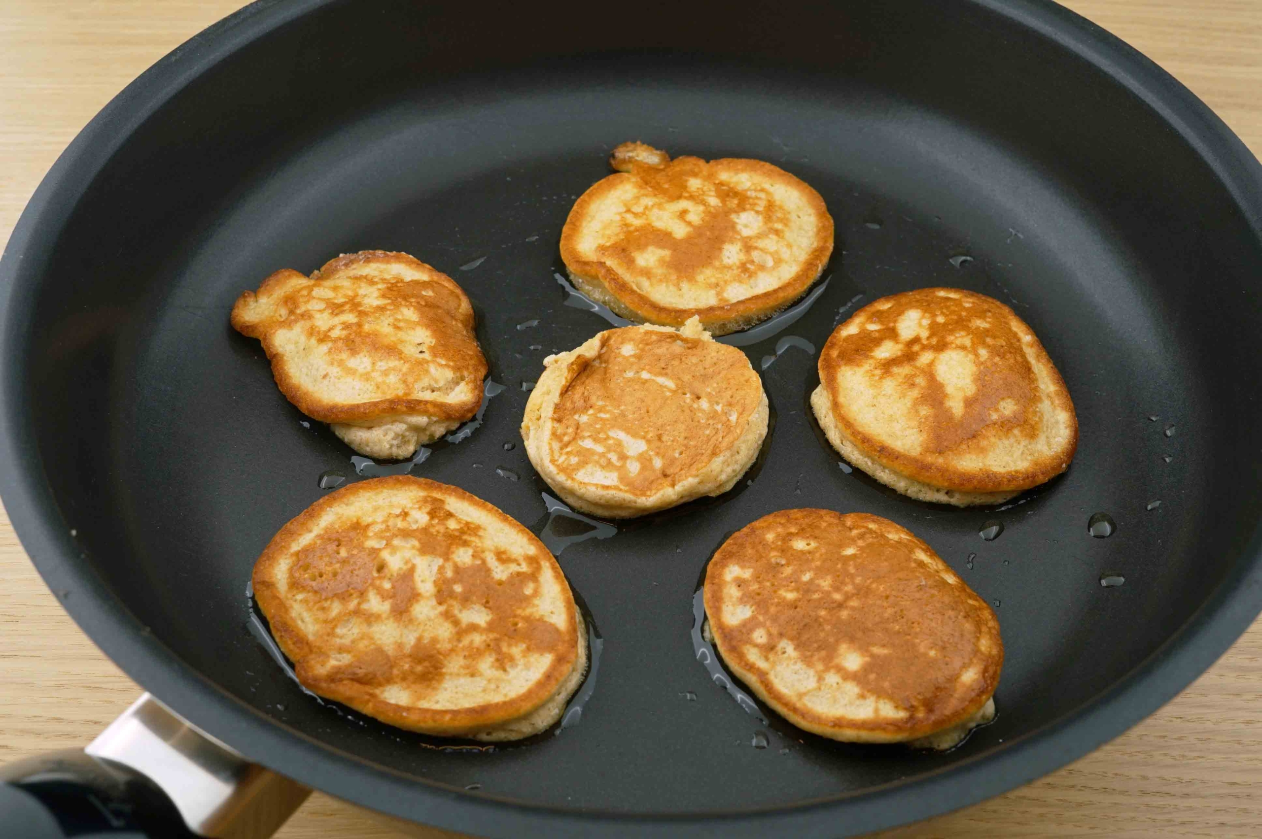 Haselnuss-Blinis