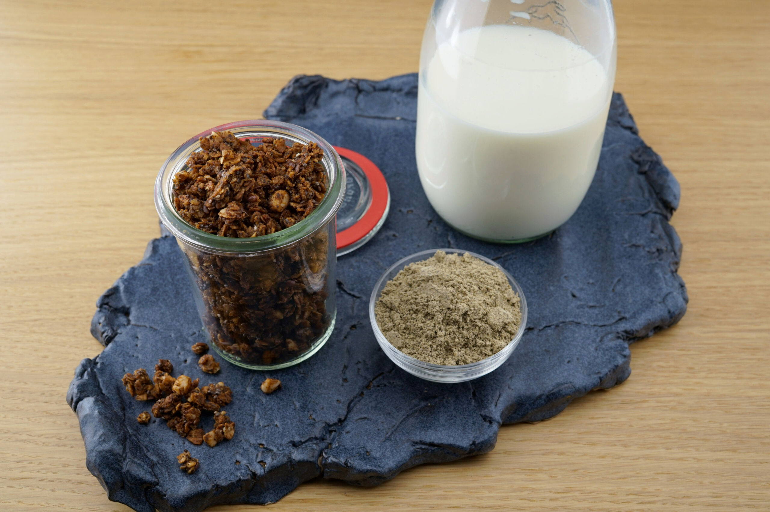 Granola mit Hanf­mehl