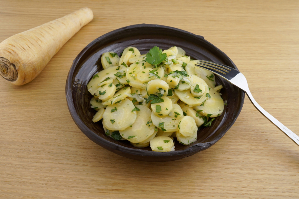Pastinaken Salat mit Rapsöl