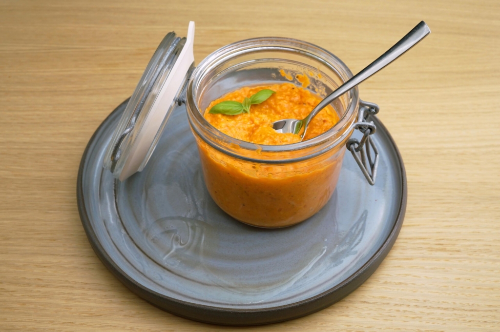 Karottenpesto mit Macadamianussöl