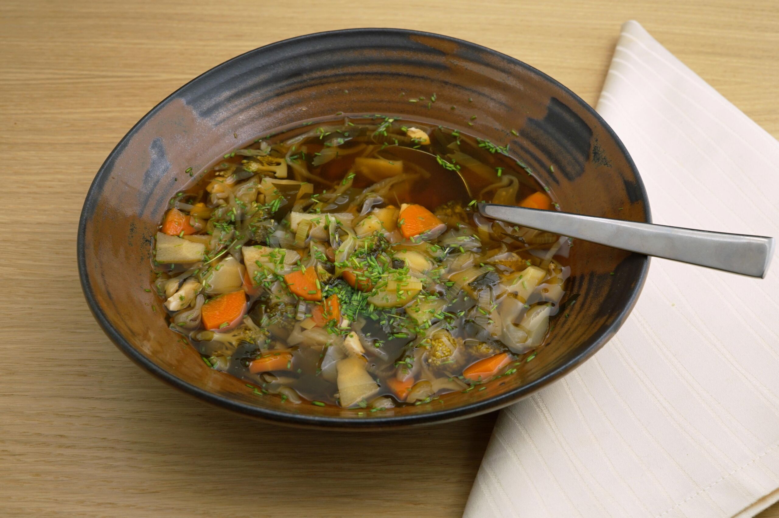 Basische Kraft­suppe